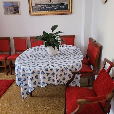 Bilocale: 5 Minuti Dall'Ariston Sanremo Esterno foto