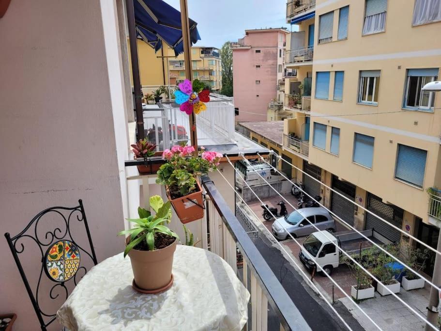 Bilocale: 5 Minuti Dall'Ariston Sanremo Esterno foto