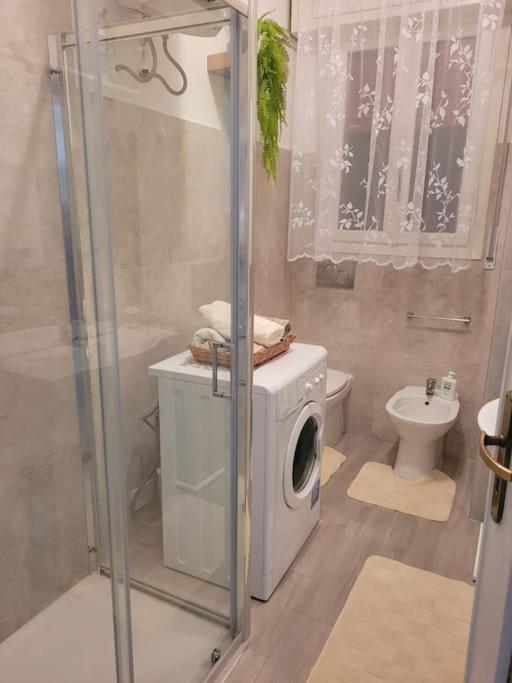 Bilocale: 5 Minuti Dall'Ariston Sanremo Esterno foto